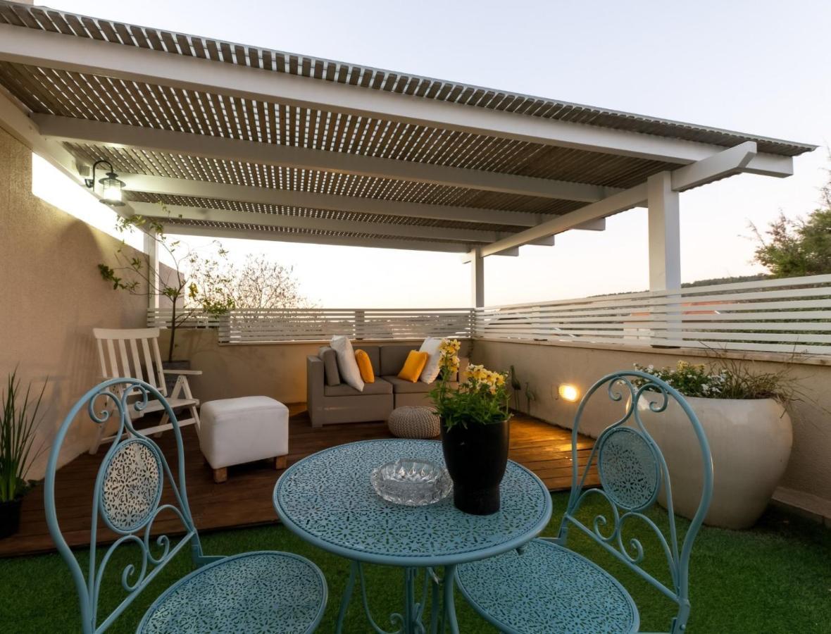 אוסנתה סוויטת בוטיק עם בריכה פרטית Kefar Weradim Exterior foto